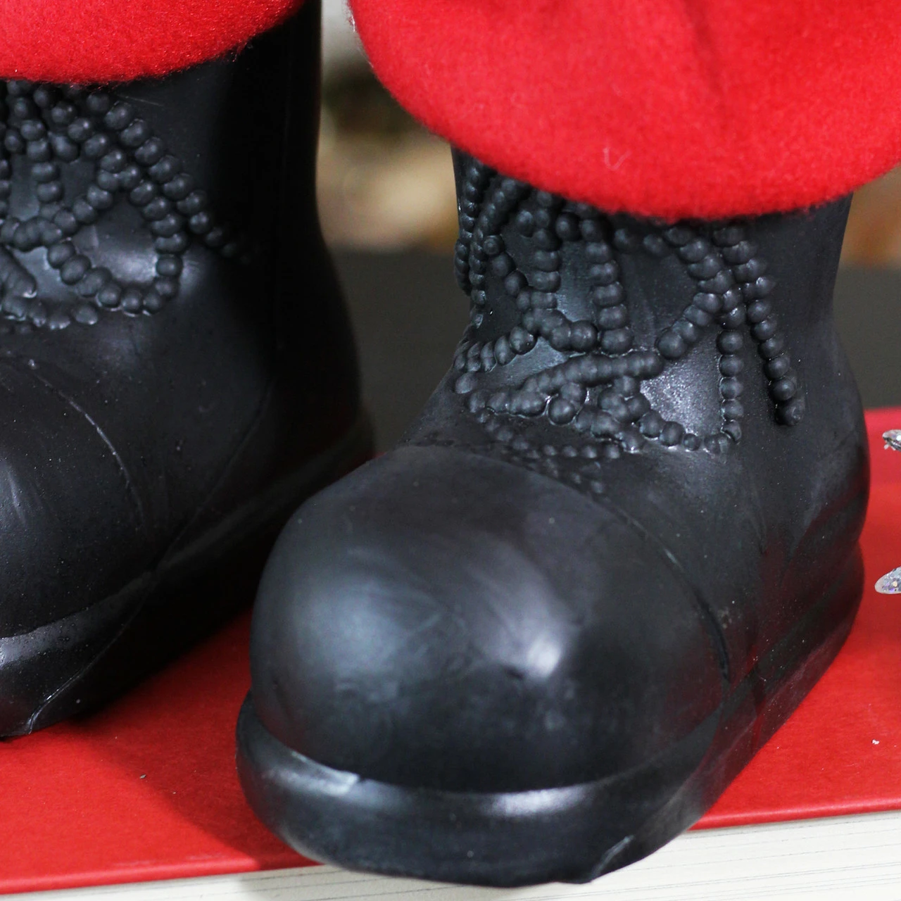 Northlight 25" White And Red Santa In Knit Deer Sweater With Sack Of Pine Figure Decoration 5 Northlight 25" White And Red Santa In Knit Deer Sweater With Sack Of Pine Figure Decoration - Image 5